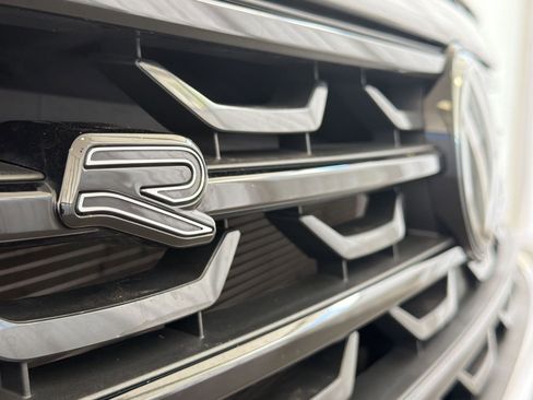 Certified 2024 Volkswagen Atlas Cross Sport SEL R-Line image 39