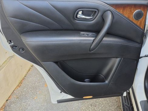 Used 2016 INFINITI QX80 2WD w/ Deluxe Technology Package image 47