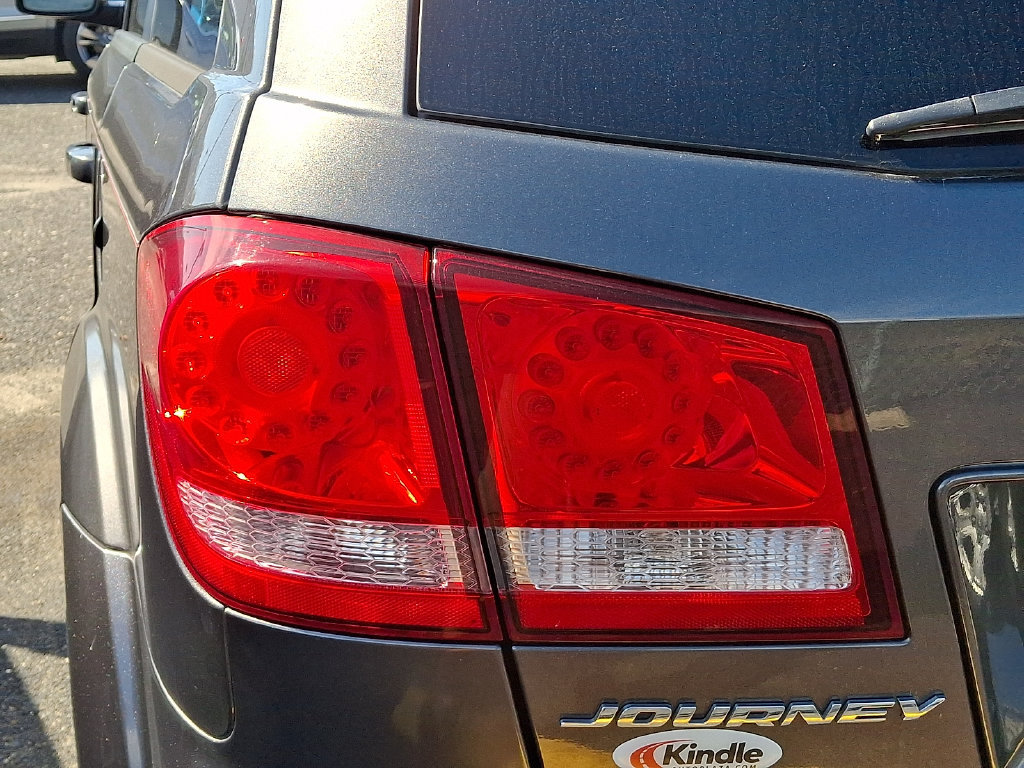 Used 2016 Dodge Journey SXT w/ Comfort/Convenience Group FWD image 8