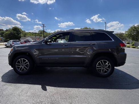 Used 2019 Jeep Grand Cherokee Laredo w/ Laredo X Package AWD/4WD image 23