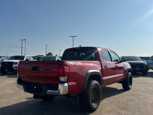 Used 2017 Toyota Tacoma TRD Off-Road w/ Tow Package (A/T) AWD/4WD image 19