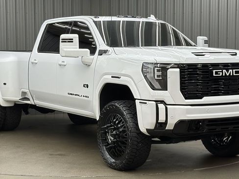 Used 2026 GMC Sierra 3500 Denali w/ Denali Reserve Package AWD/4WD image 7