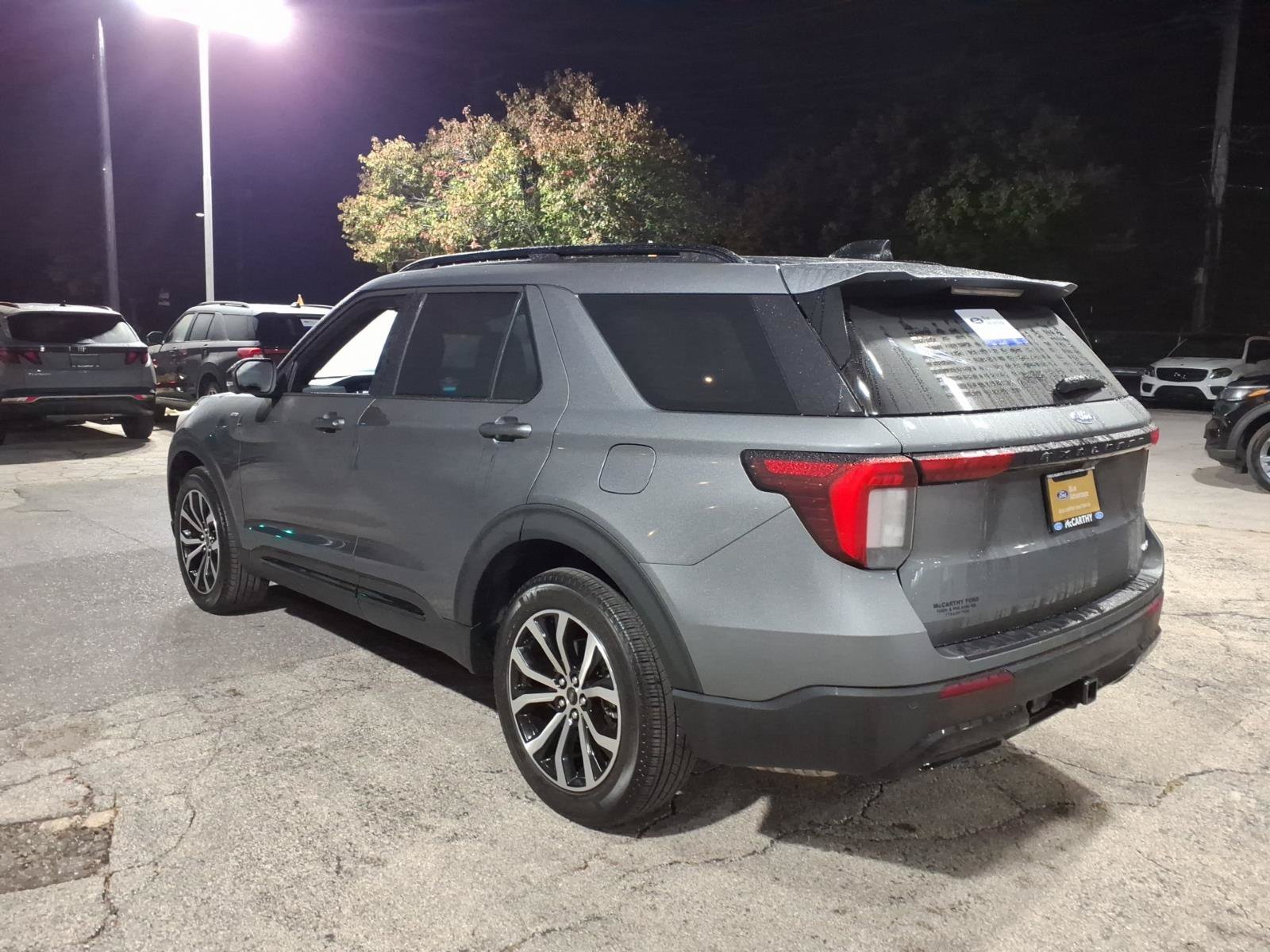 Certified 2025 Ford Explorer ST-Line AWD/4WD image 5