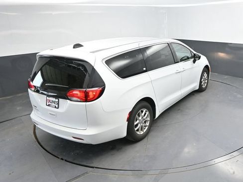 Used 2024 Chrysler Voyager LX FWD image 34