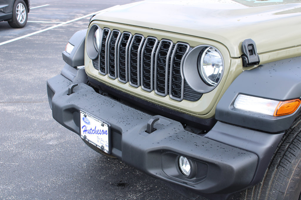 Used 2026 Jeep Wrangler Unlimited Sport AWD/4WD image 4