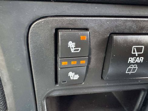 Used 2015 GMC Acadia SLE image 26