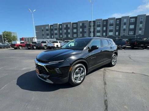 Used 2025 Chevrolet Blazer LT AWD/4WD image 4
