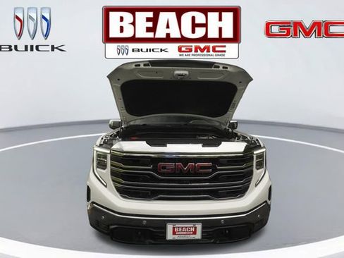 Used 2024 GMC Sierra 1500 SLT w/ SLT Premium Plus Package AWD/4WD image 9