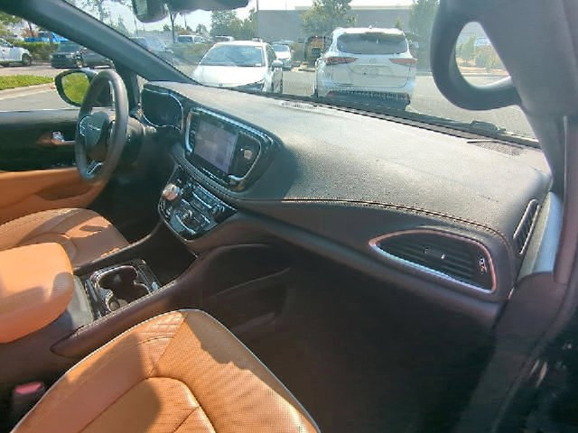 Used 2022 Chrysler Pacifica Pinnacle AWD/4WD image 47
