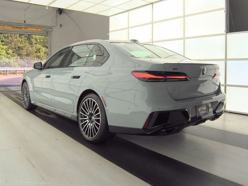 Used 2025 BMW 760i xDrive AWD/4WD image 3
