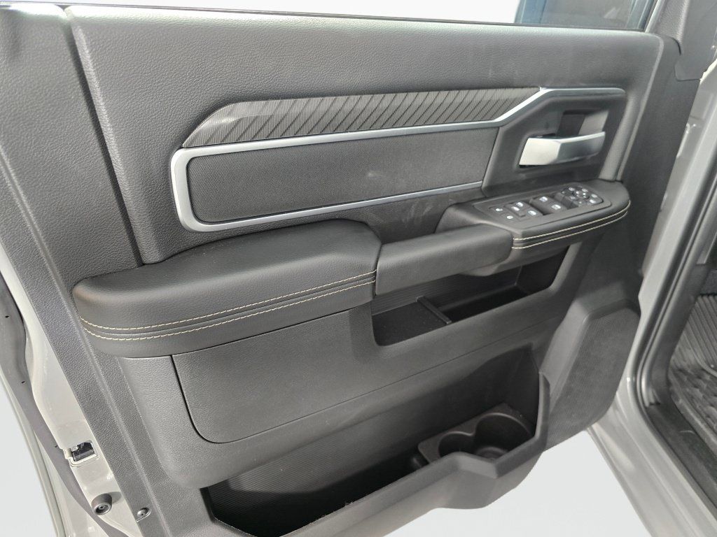 New 2026 RAM 2500 Big Horn AWD/4WD image 21