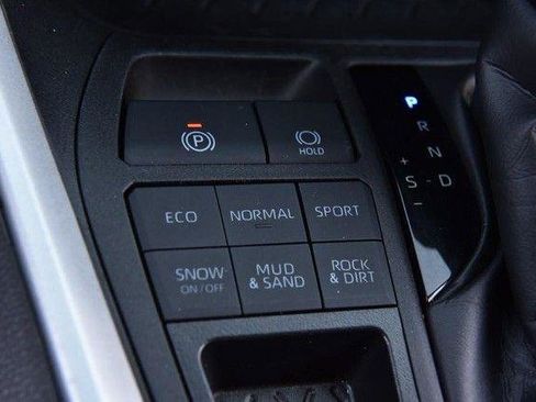 Used 2024 Toyota RAV4 LE image 15