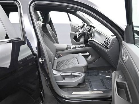 New 2026 Volkswagen Atlas Cross Sport SE image 14