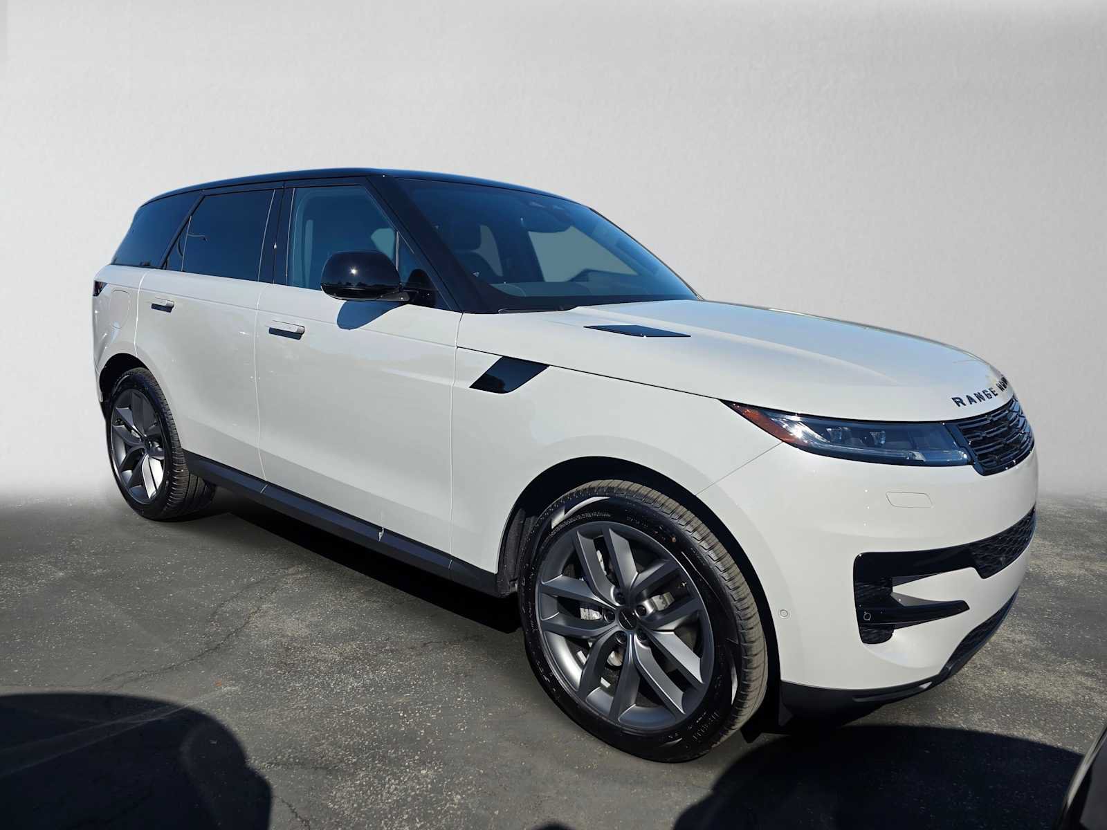 New 2027 Land Rover Range Rover Sport SE AWD/4WD image 7