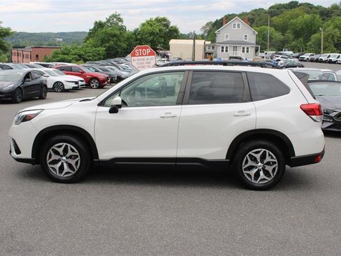 Used 2024 Subaru Forester Premium AWD/4WD image 5