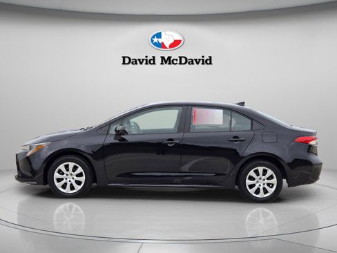 Used 2024 Toyota Corolla LE FWD image 2