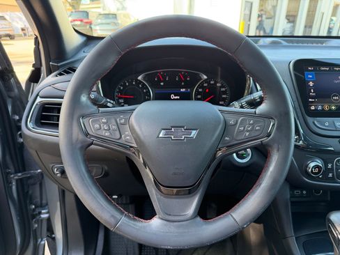 Used 2023 Chevrolet Equinox RS FWD image 13