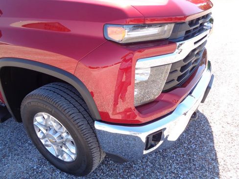 Used 2024 Chevrolet Silverado 2500 LT w/ Convenience Package AWD/4WD image 25