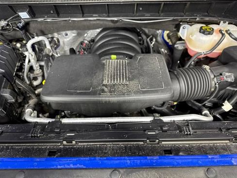 Used 2025 Chevrolet Silverado 1500 LT AWD/4WD image 9