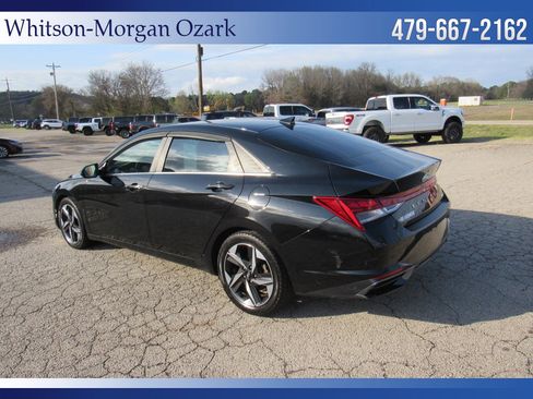 Used 2021 Hyundai Elantra Limited image 9