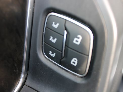 Used 2021 Ford F150 Lariat w/ Tow Technology Package image 18