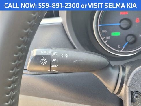 Used 2021 Toyota Venza LE w/ Carpet Mat Package (TMS) image 15