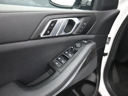 Used 2022 BMW X5 xDrive40i w/ Premium Package AWD/4WD image 9