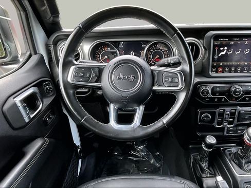 Used 2022 Jeep Wrangler Unlimited Sahara w/ LED Lighting Group AWD/4WD image 6