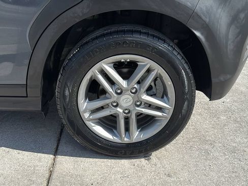 Used 2018 Hyundai Kona SE FWD image 18