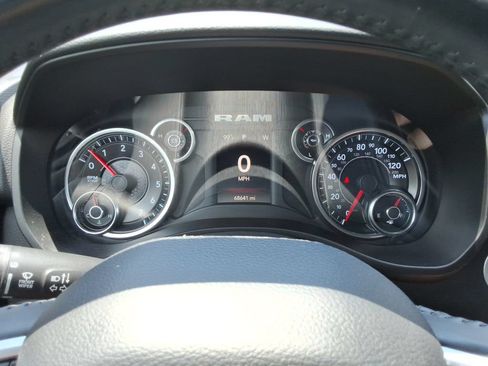 Used 2019 RAM 1500 Big Horn RWD image 30