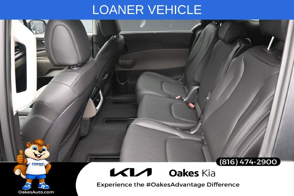 Used 2026 Kia Carnival EX FWD image 27