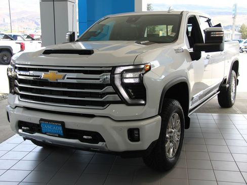 New 2025 Chevrolet Silverado 2500 High Country w/ Technology Package image 13