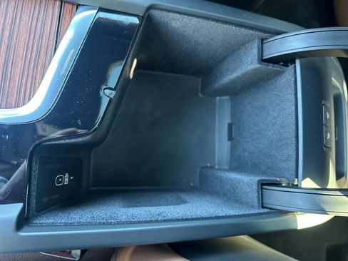 Used 2024 Volvo XC60 B5 Plus w/ Protection Package Premier image 28