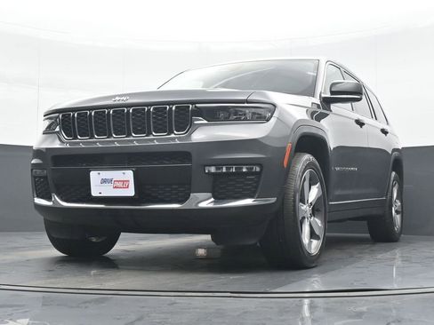 Used 2022 Jeep Grand Cherokee L Limited image 15