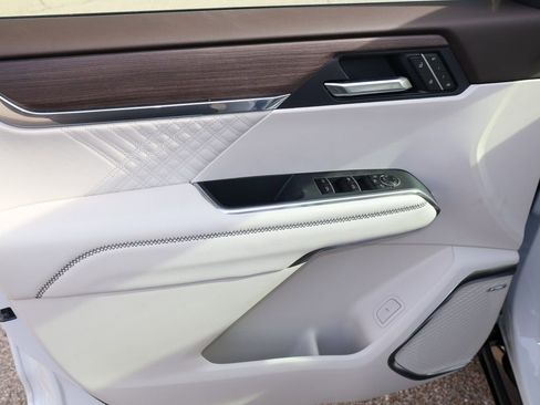 New 2026 GMC Acadia Denali image 10