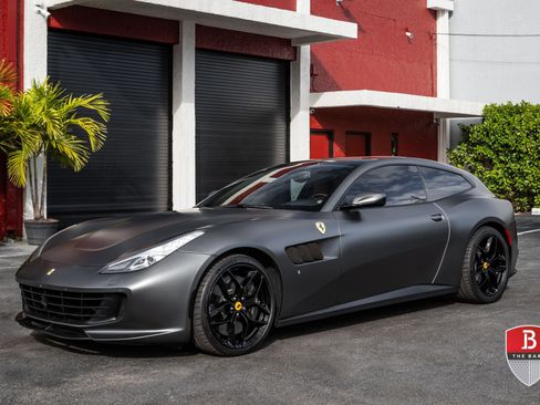 Used 2018 Ferrari GTC4Lusso T image 4