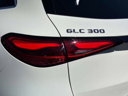 Used 2025 Mercedes-Benz GLC 300 image 16