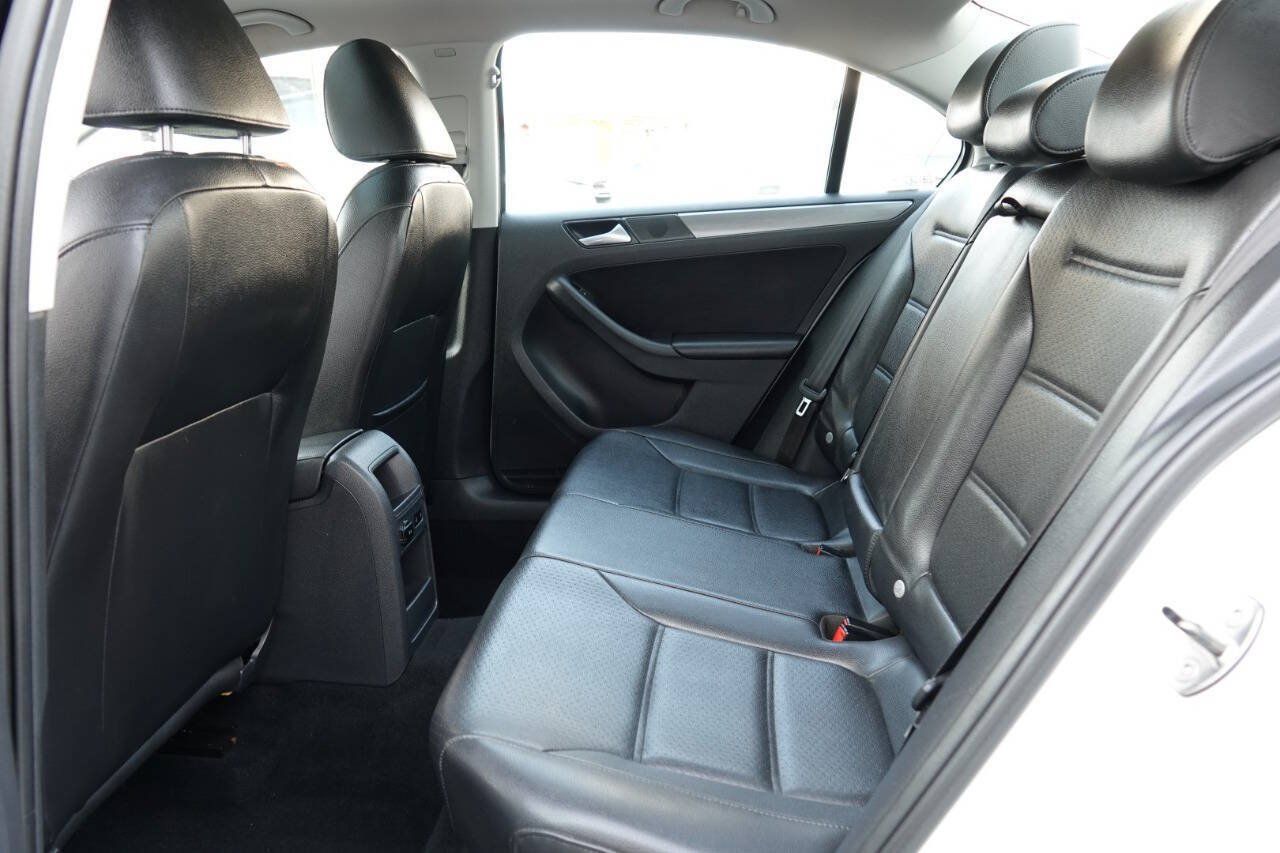 Used 2014 Volkswagen Jetta TDI FWD image 61