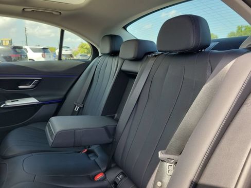 Used 2025 Mercedes-Benz E 350 Sedan w/ Winter Package image 10
