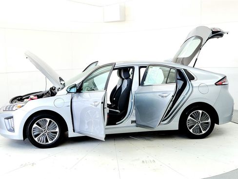 Used 2020 Hyundai Ioniq SEL image 10