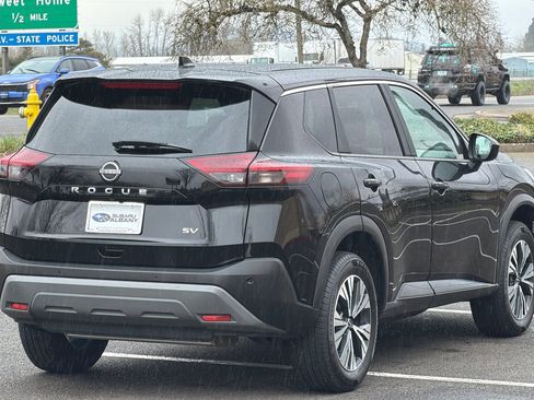 Used 2023 Nissan Rogue SV FWD image 4