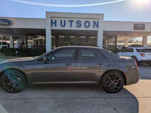 Used 2021 Chrysler 300 S image 1