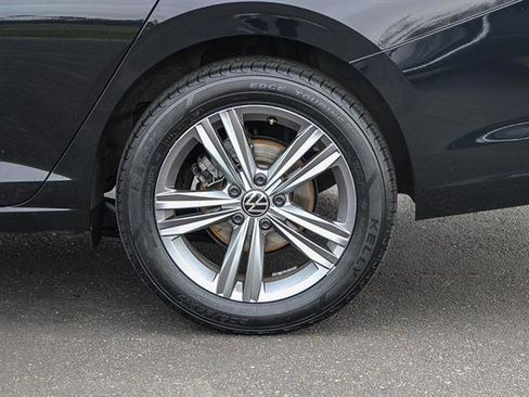 Used 2024 Volkswagen Jetta SE image 10