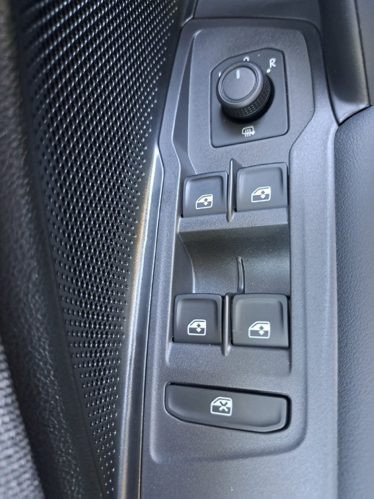 Used 2026 Volkswagen Tiguan S FWD image 16