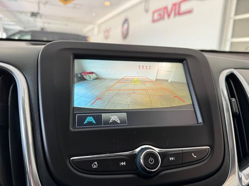 Used 2018 Chevrolet Equinox LT image 19