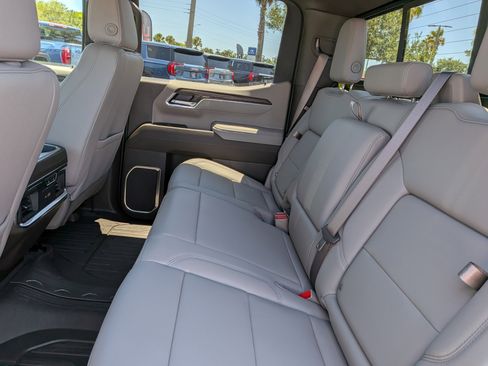 New 2026 GMC Sierra 1500 SLT AWD/4WD image 17