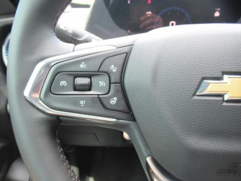 Used 2025 Chevrolet Trax LT w/ Driver Confidence Package FWD image 22
