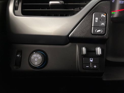 Used 2019 Chevrolet Tahoe LT w/ LT Signature Package RWD image 28