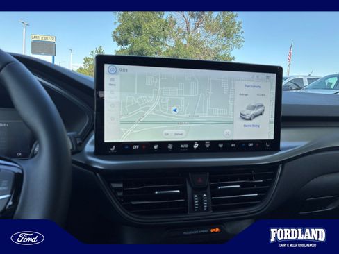 Used 2025 Ford Escape SE FWD image 27
