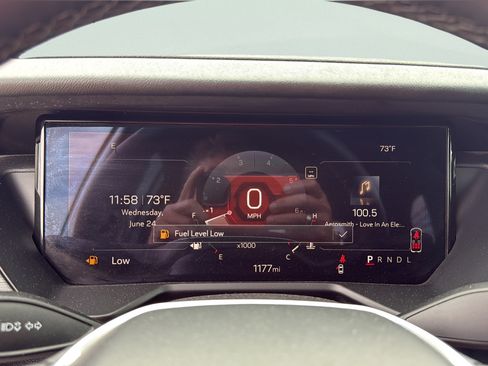 Used 2025 GMC Acadia Elevation FWD image 22